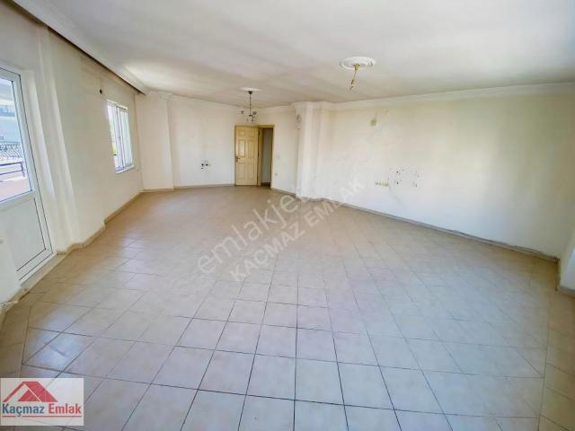 Manavgat Mimarsinan'da Kiralık 4+1 Daire 180m², Merkezi Konum