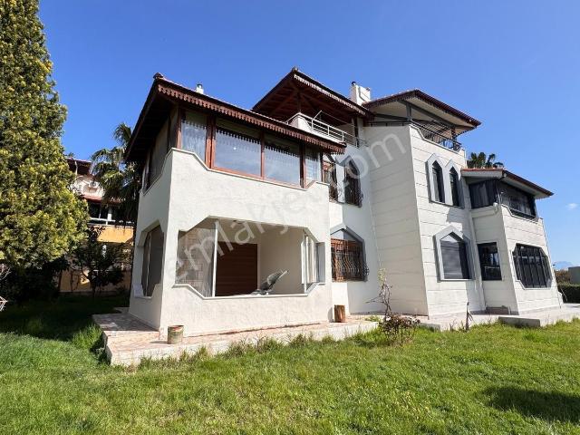 Manavgat Çolaklı Da Denize Yakın Site İçi Satılık Tripleks Villa
