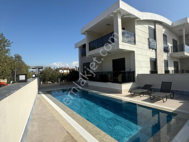 Manavgat Side'de Havuzlu 1+1 Kiralık Daire