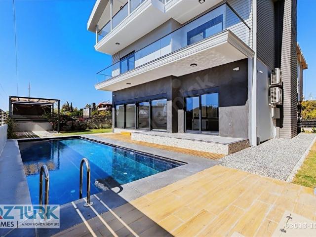 Manavgat Side'de Müstakil Havuzlu 4+1 Satılık Villa