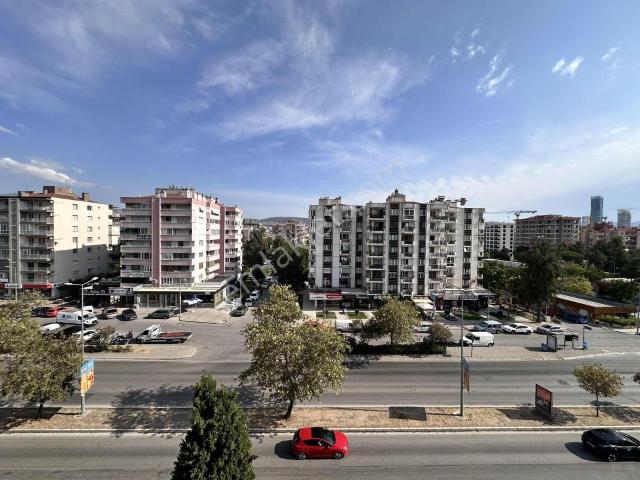 Manavkuyu Sakarya Caddesi'ne Paralel Bakımlı Ve Arakat 3+1 Daire