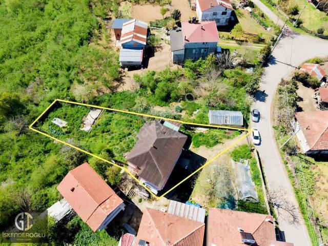 Manavpınarı Köy Merkezinde 721m2 Arsa İçinde Satılık Müstakil Ev