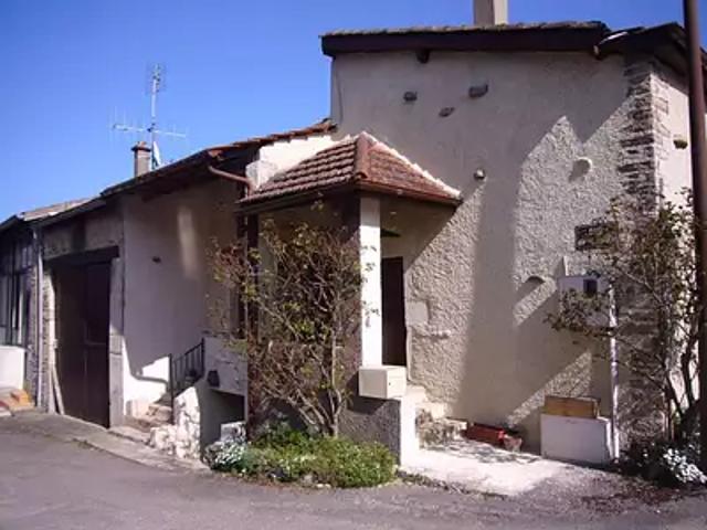 Mancey 71240 Location maison 3 pièces t3 au dernier étage terrasse