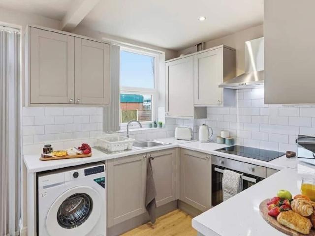 Manchester, M40 1EY, United Kingdom | 3 bed house for rent #166224471 | Rentberry