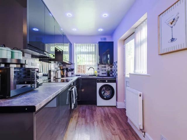 Manchester, M40 1PJ, United Kingdom | 3 bed house for rent #172930314 | Rentberry
