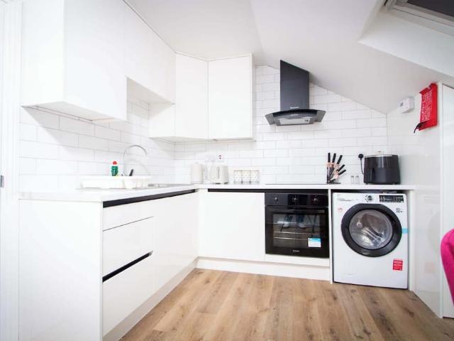 Manchester, M40 2JN, United Kingdom | 2 bed apartment for rent #168865326 | Rentberry