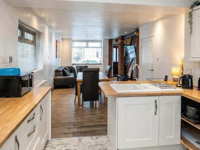 Manchester, M9 0PD, United Kingdom | 3 bed house for rent #170422317 | Rentberry