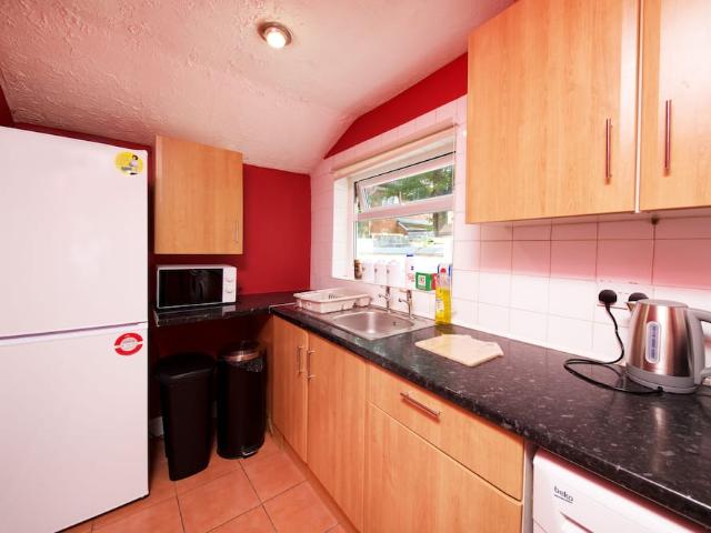 Manchester, M9 4DY, United Kingdom | 4 bed house for rent #123035492 | Rentberry