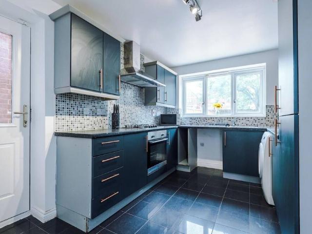 Manchester, M9 7JB, United Kingdom | 6 bed house for rent #171438548 | Rentberry