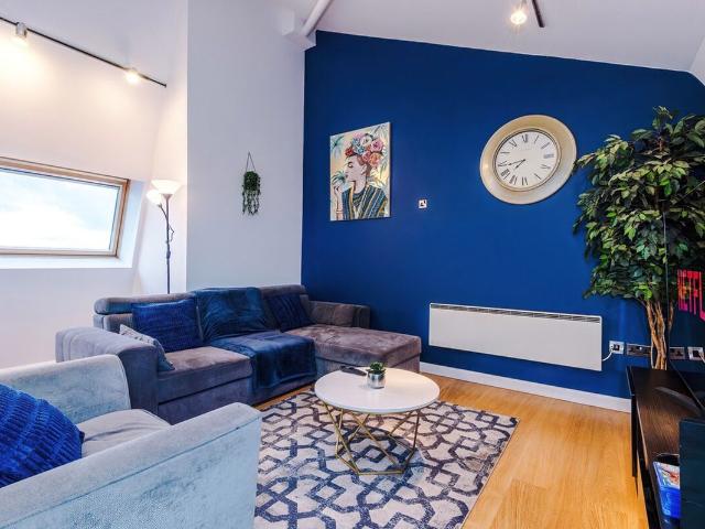 Manchester M11, 2 bed flat to rent, £3,509 pcm | PrimeLocation