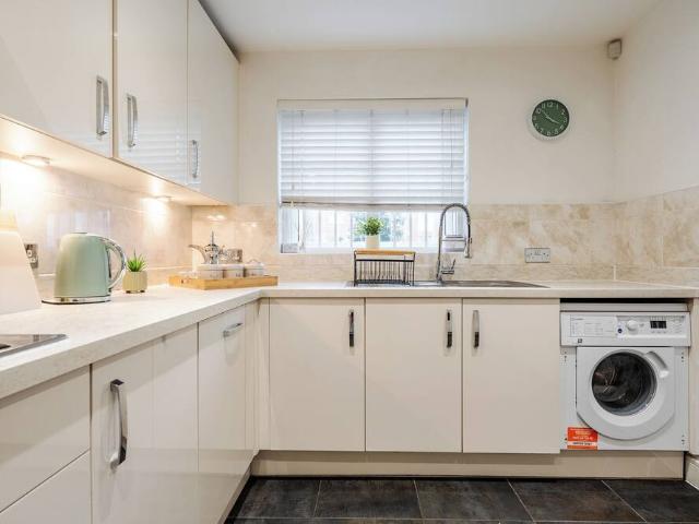 Manchester, M11 3NB, United Kingdom | 5 bed house for rent #168396233 | Rentberry