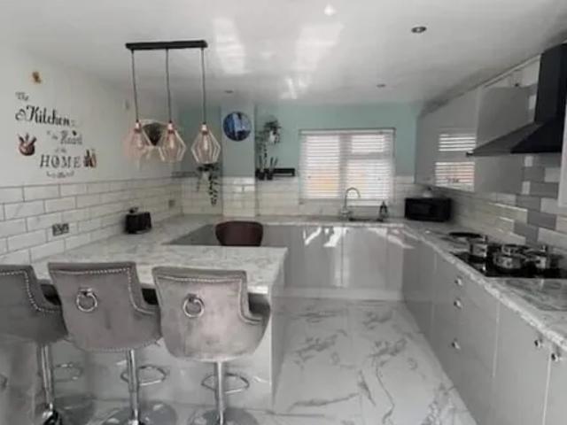 Manchester, M11 3TT, United Kingdom | 4 bed house for rent #147454853 | Rentberry