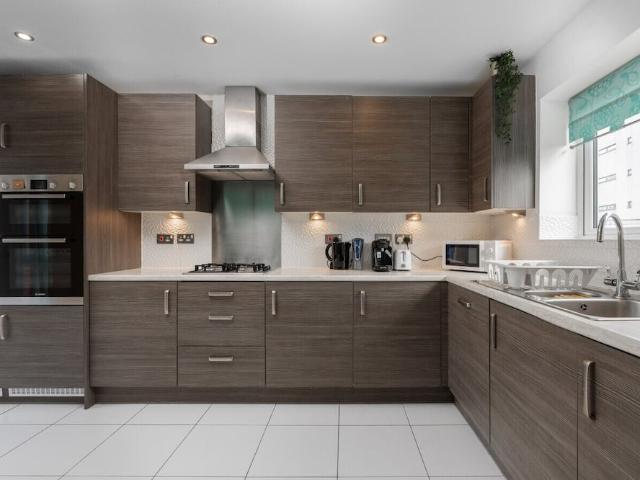 Manchester, M11 3UA, United Kingdom | 4 bed house for rent #147442543 | Rentberry