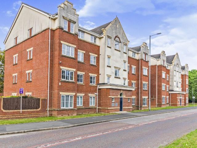 Manchester M12, 2 bed flat to rent, £900 pcm | PrimeLocation