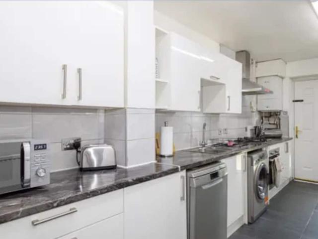 Manchester, M15 4DZ, United Kingdom | 4 bed house for rent #150272214 | Rentberry