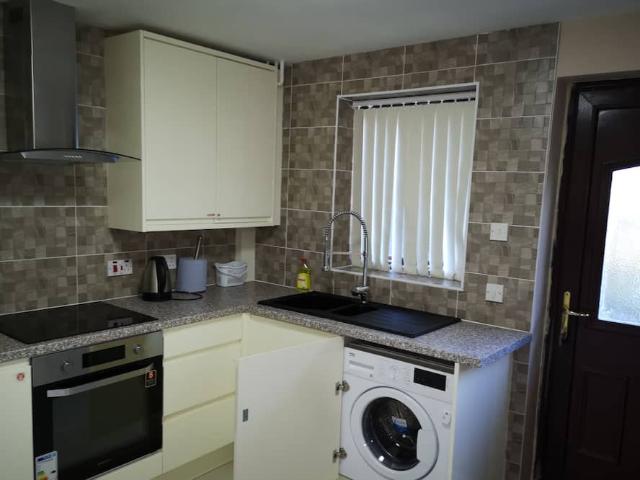 Manchester, M18 8ZA, United Kingdom | 2 bed house for rent #98291942 | Rentberry