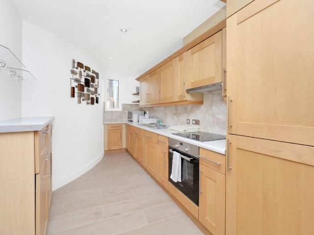 Manchester Road, Canary Wharf, London E14, 2 bed flat to rent, £3,684 pcm | PrimeLocation