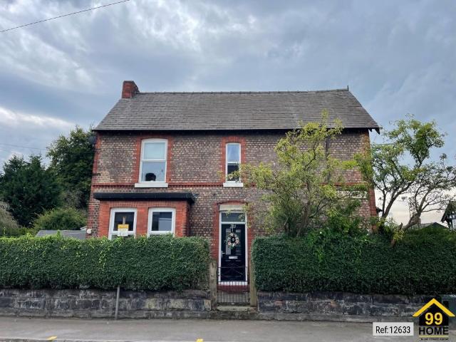 Manchester Road, Altrincham. 2 bed end of terrace house to rent £1,650 pcm £381 pw