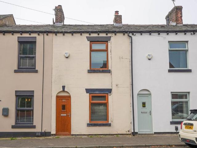 Manchester Road, Blackrod, Bolton. 2 bed terraced house to rent £1,000 pcm £231 pw