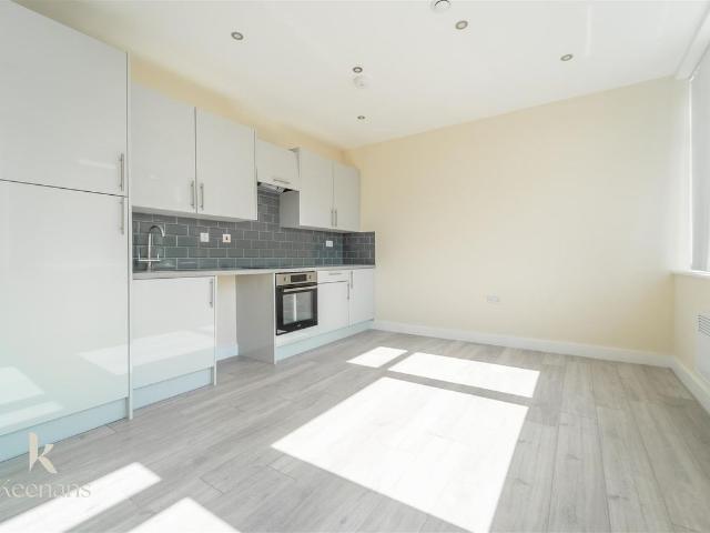 Manchester Road, Burnley BB11, 2 bed flat to rent, £695 pcm | PrimeLocation