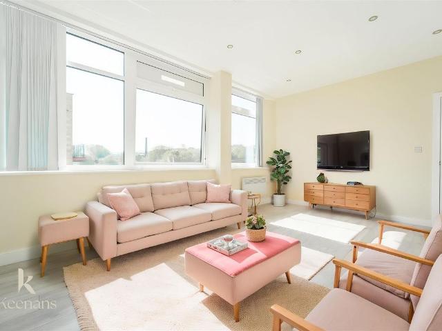 Manchester Road, Burnley BB11, 2 bed flat to rent, £650 pcm | PrimeLocation
