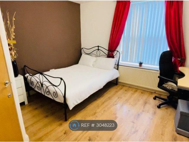 Manchester Road, Huddersfield HD4, 1 bed flat to rent, £645 pcm | PrimeLocation