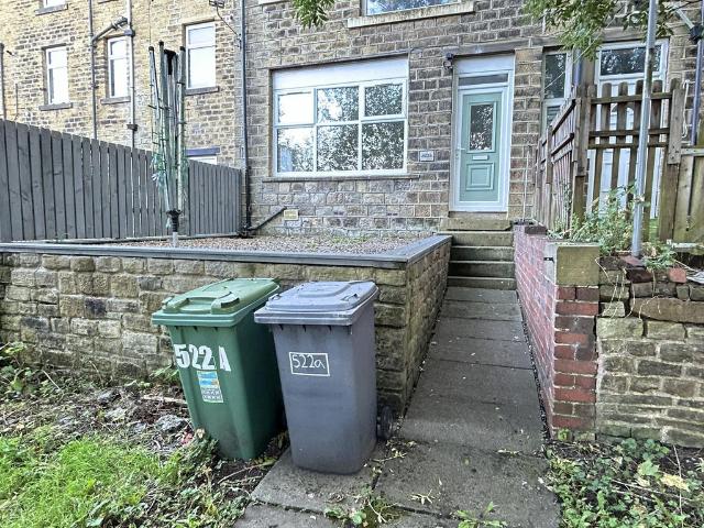 Manchester Road, Huddersfield HD4 Studio to rent £525 pcm £121 pw