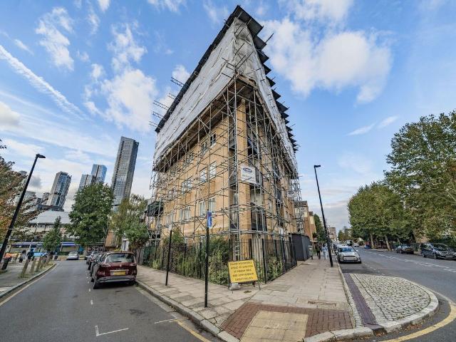 Manchester Road, Isle Of Dogs, London E14, 1 bed flat to rent, £1,950 pcm | PrimeLocation