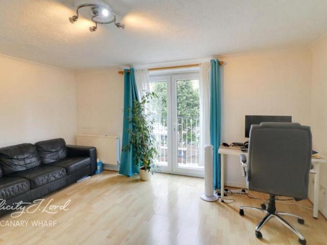 Manchester Road, London 2 bed apartment to rent £1,900 pcm £438 pw