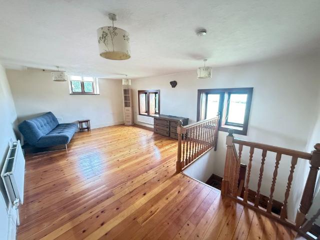 Manchester Road, Millhouse Green, Penistone, S36 9FG