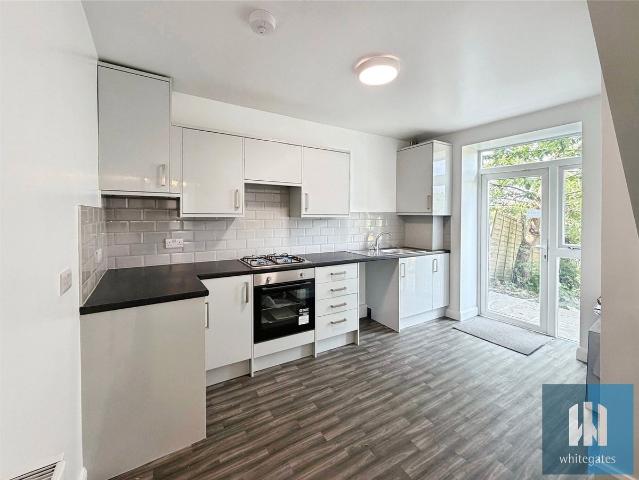 Manchester Road, Milnsbridge, Huddersfield HD4, 1 bed flat to rent, £595 pcm | PrimeLocation
