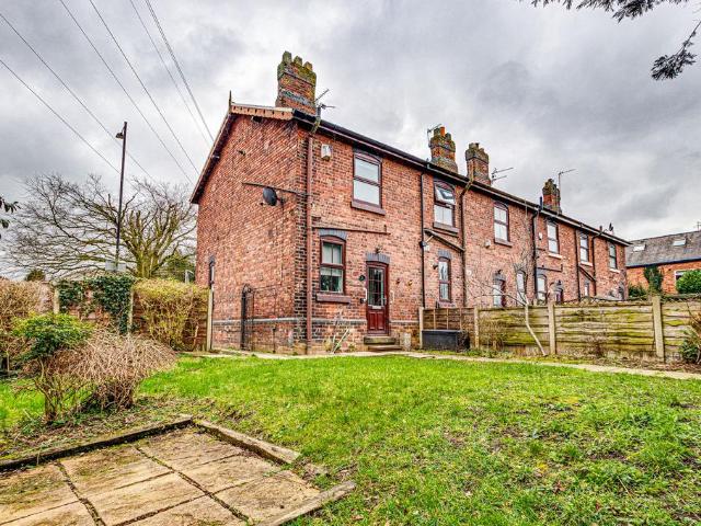 Manchester Road, Partington. 2 bed end of terrace house to rent £950 pcm £219 pw