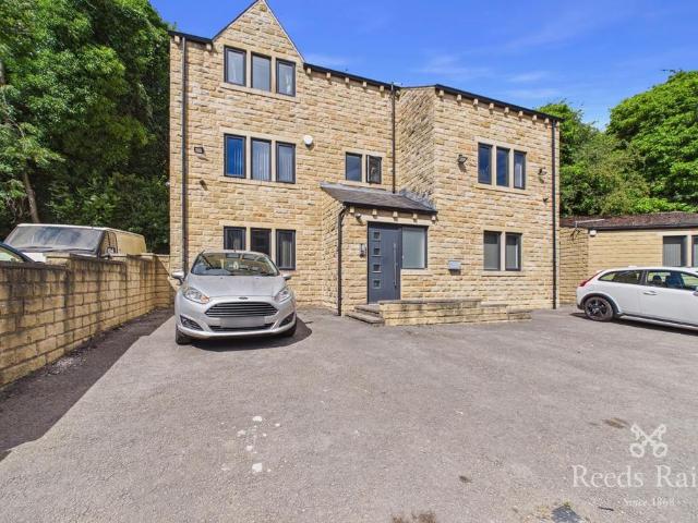 Manchester Road, West Yorkshire HD1 1 bed apartment to rent £694 pcm £160 pw