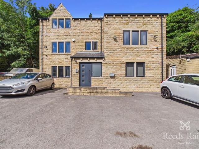 Manchester Road, West Yorkshire HD1 1 bed apartment to rent £610 pcm £141 pw