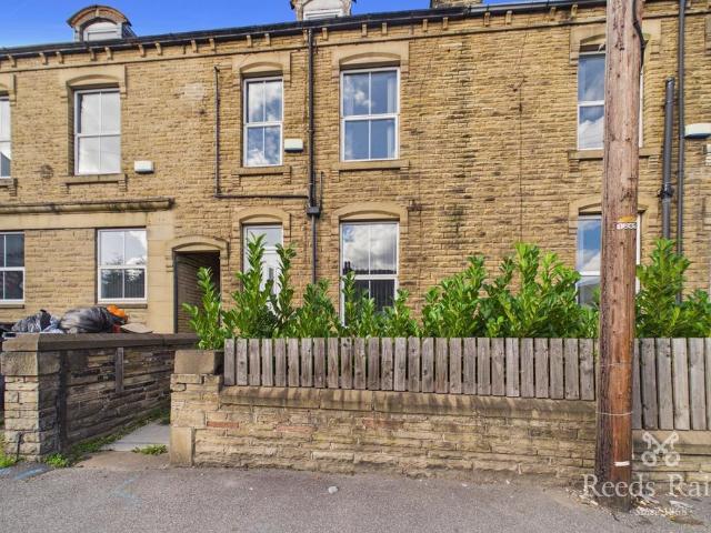 Manchester Road, West Yorkshire HD1 4 bed terraced house to rent £1,300 pcm £300 pw