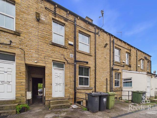 Manchester Road, West Yorkshire HD1 4 bed terraced house to rent £900 pcm £208 pw