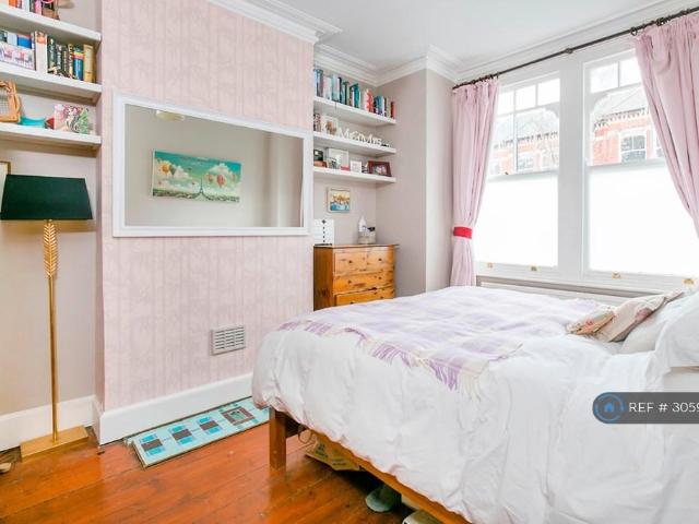 Mandalay Road, London, SW4 2 bed flat to rent £2,900 pcm £669 pw