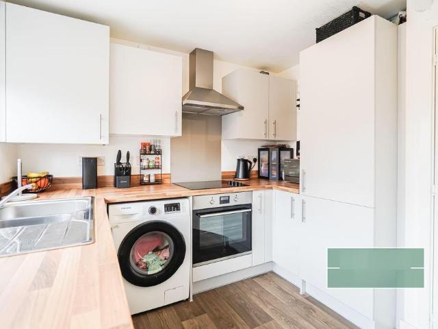 Mandarin Close, Nottingham, NG14 3 bed semi detached house to rent £1,245 pcm £287 pw