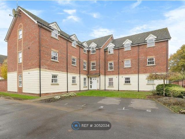 Mandarin Drive, Newbury RG14, 2 bed flat to rent, £1,400 pcm | PrimeLocation