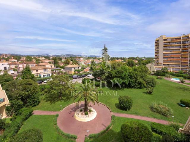 Mandelieu Cannes Marina F2 avec garage et piscine 36m² Mandelieu la Napoule