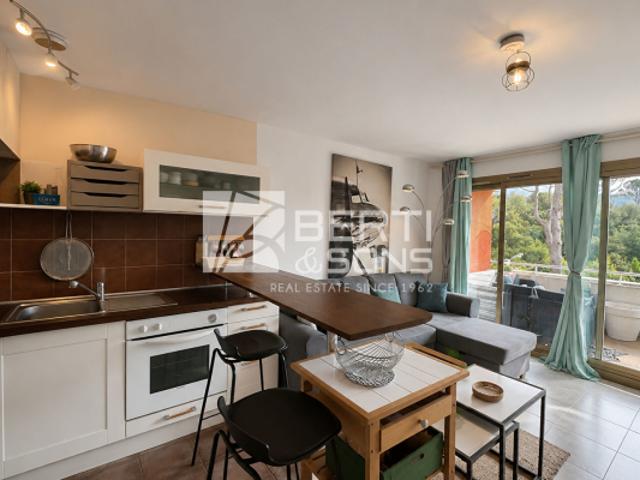 MANDELIEU GRAND DUC IDEAL INVESTISSEMENT STUDIO 28M² AVEC PARKING PRIVE ET CAVE DOMAINE AVEC PISCINE, TENNIS ET SALLE DE FITNESS