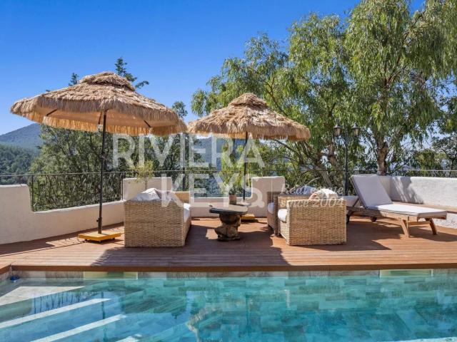 Mandelieu La Napoule: Villa moderne rénovée de 5 chambres a. 188m² Mandelieu la Napoule