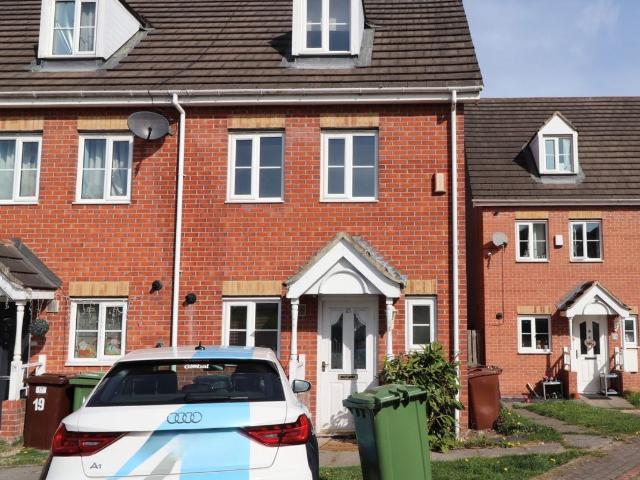 Manderston Chase, Armley, Leeds LS12, 3 bed detached house to rent, £1,150 pcm | PrimeLocation