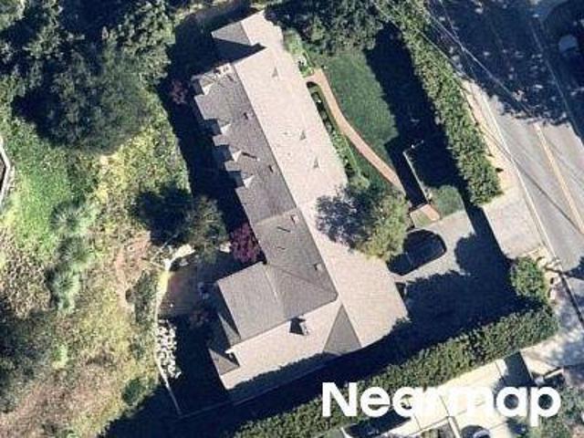 Mandeville Canyon Rd
