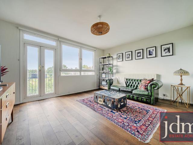 Mandeville Close, Vanbrugh Park, London SE3, 2 bed maisonette to rent, £2,200 pcm | PrimeLocation