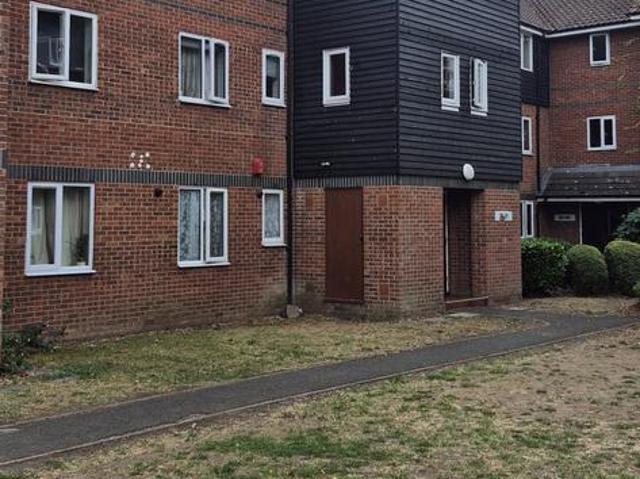 Mandeville Court, London E4 2 bed flat to rent £2,050 pcm £473 pw