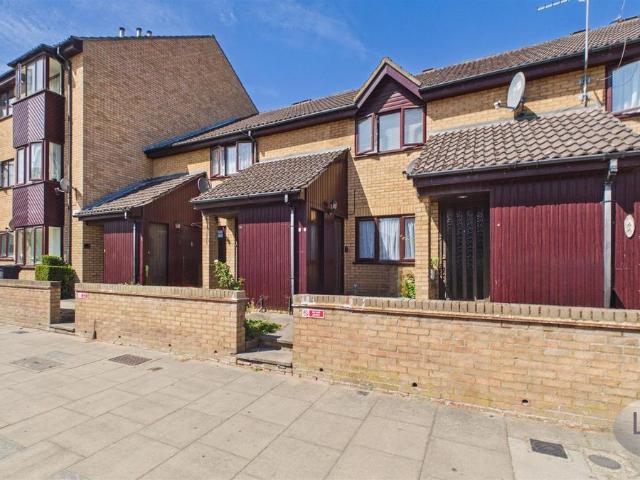 Mandeville Road, Enfield EN3, 1 bed flat to rent, £1,400 pcm | PrimeLocation