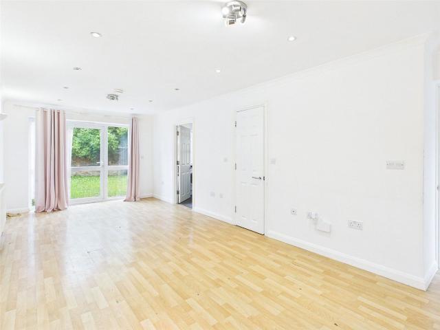 Mandeville Road, Middlesex TW7, 4 bed semi detached house to rent, £2,700 pcm | PrimeLocation