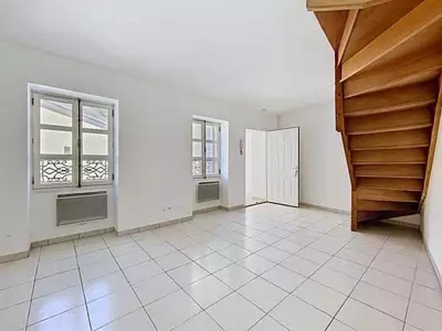 Mandres les Roses 94520 Achat / Vente appartement 2 pièces t2 au dernier étage