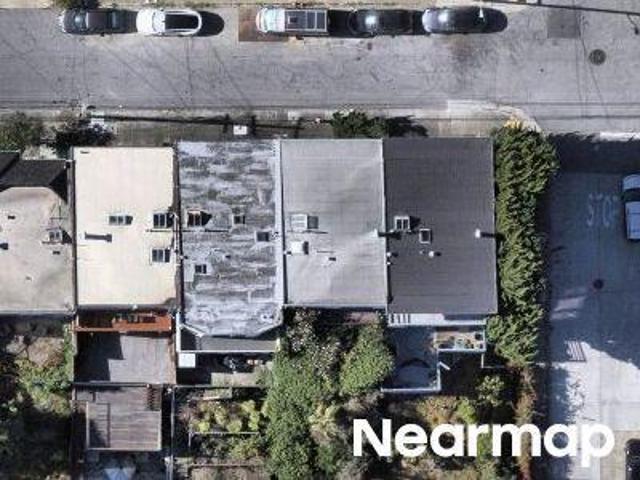 Mangels Ave